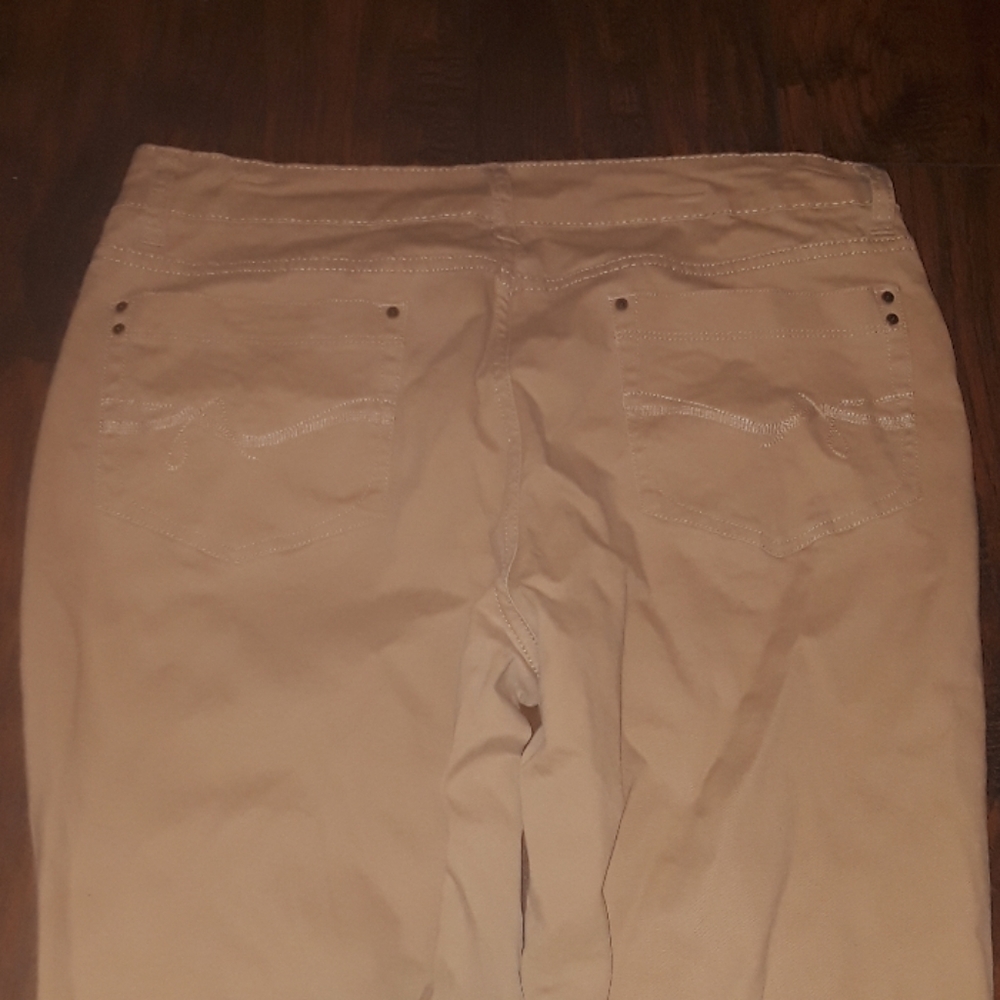 Faded Glory khaki boot-cut pants - Picture 4 of 6